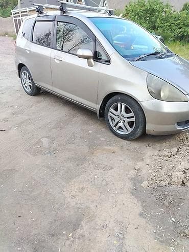 Продажа авто: Honda Fit: 2003 г., Хэтчбэк — 4