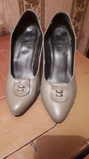 Спецодежда: Туфли,б/у размер 35, в хорошем состояние,шпилька-рюмочка,цвет — 2