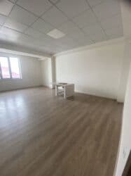 дома под офис: Сдаю Кабинет Для курсов, Для логопеда, Для репетитора В частном доме, 25 м², Промежуточный этаж, Долгосрочно, С юридическим адресом, С видом на горы, 1 линия — 2