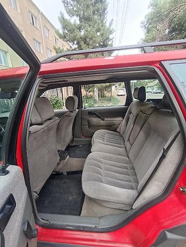 Volkswagen Passat Variant: 1992 г., 1.8 л, Механика, Бензин, Универсал — 5