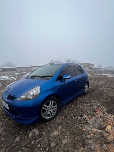 ру: Honda Fit: 2003 г., 1.5 л, Вариатор, Бензин, Хэтчбэк — 3