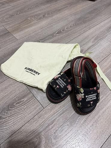 Детская обувь: Сандалии Burberry для детей - Оригинальный дизайн Burberry: логотип — 1