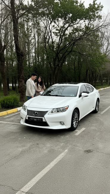 срочно продам авто в связи с переездом: Lexus ES: 2013 г., 2.5 л, Автомат, Гибрид, Седан — 1