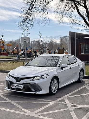 es 200: Toyota Camry: 2018 г., 2.5 л, Вариатор, Гибрид, Седан — 1