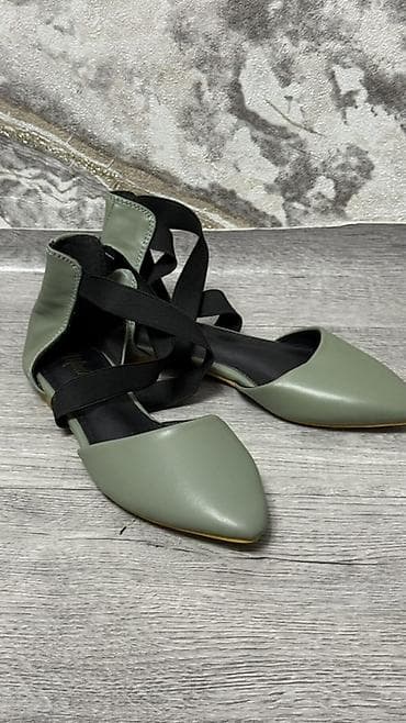 Женские балетки с острым носком и ремешками - Цвет: нежный