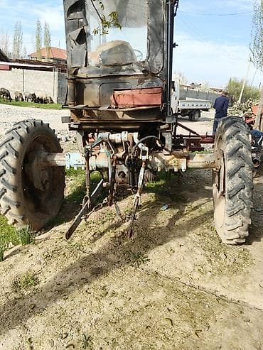 трактор беларусь 89: Колёсный трактор с узкорядной компоновкой + комплект навесного — 1