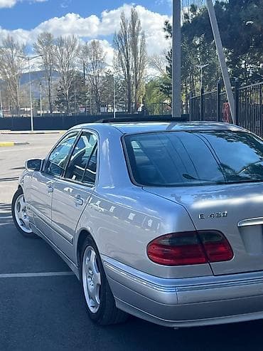 Mercedes-Benz E-Class: 2001 г., 4.3 л, Автомат, Бензин, Седан — 5