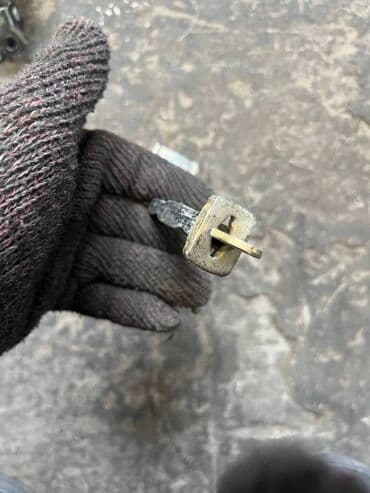 реставрация бронированных дверей: Toyota Sequoia ограничитель двери, Тойота Секвоя дверной ограничитель — 7