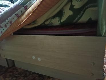 чехлы на мягкую мебель бишкек: Продадим кровать вместе с матрасом б/у на матрасе есть большое — 5