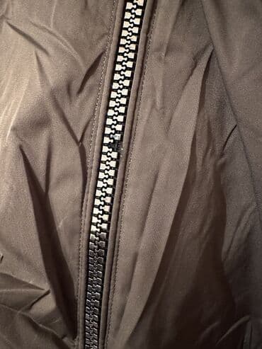 срочно продаю в связи с переездом: Пуховик Размер 42-44 Состояние 99 из 100 Не хватает одного зубчика на — 4