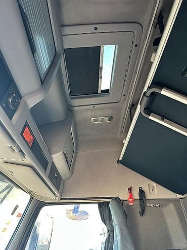 daf xf: Тягач, Volvo, 2011 г., Шторный — 8