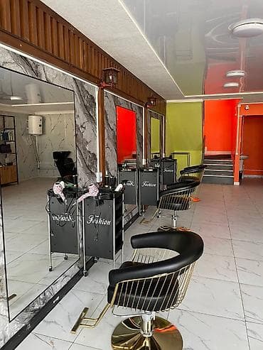 для парикмахерской: Парикмахерские кресло - Зеркальные посты с мраморными панелями и — 1