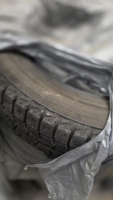 Продам комплект зимних шин (4 шт.) ❄️ 🔹 Размер: 185/65 R15 🔹 Тип