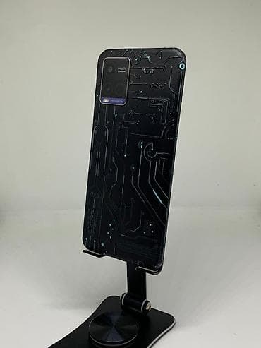 телефоны до 5000: Vivo V21, Б/у, 64 ГБ, цвет - Черный, 2 SIM — 3