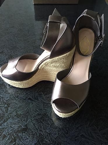 танкетки: Абсолютно новые шикарные босоножки на танкетке. Высота впереди 3 см — 5