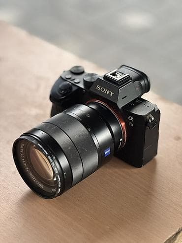 камера видио: Полнокадровая беззеркальная камера Sony α7 III с объективом Zeiss — 2