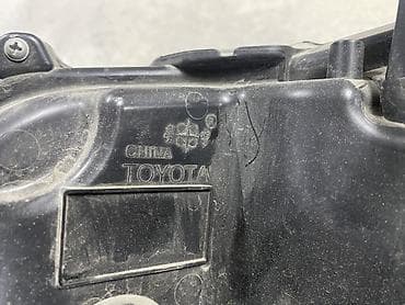 bmw e37: Передняя правая фара Toyota 2023 г., Б/у, Китай — 1