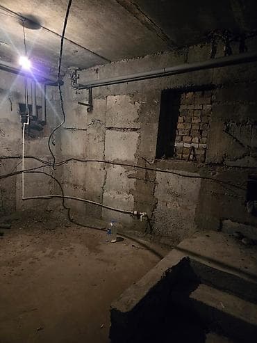 Коммерческая недвижимость: Продажа офисов 150 м², Без ремонта, Без мебели, Многоэтажное здание, Цокольный этаж этаж — 1