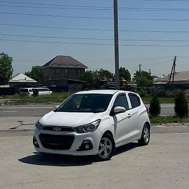 Chevrolet Spark: 2016 г., 1 л, Вариатор, Бензин, Хэтчбэк