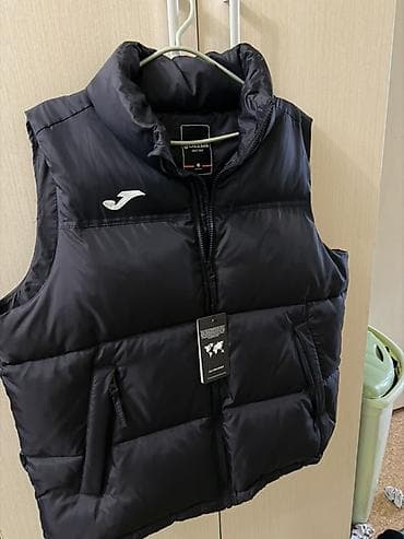 желеты: Новая ‼️ Пуховая жилетка Joma, темно‑синяя/черная. - Спортивный — 1