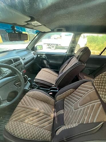 Транспорт: Volkswagen Vento: 1993 г., Механика, Бензин, Седан — 6