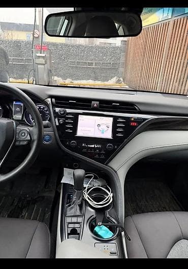 chrysler pacifica: Toyota Camry: 2019 г., 2.5 л, Автомат, Гибрид, Седан — 7