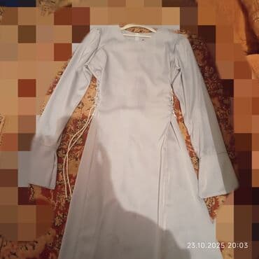 продаю в связи с переездом: Вечернее платье, Длинная модель, Атлас, С рукавами, Корсет, S — 1