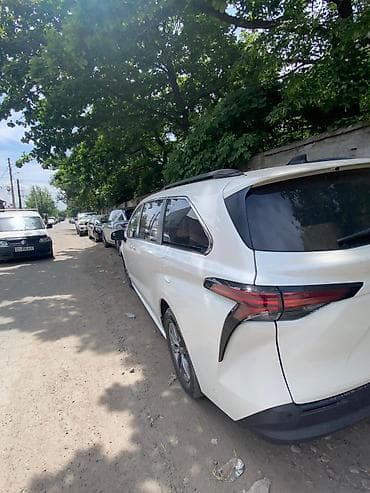 тайота сианна: Toyota Sienna: 2021 г., 2.5 л, Автомат, Гибрид, Минивэн — 9