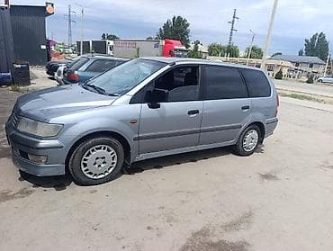space runner: Mitsubishi Space Wagon: 2003 г., 2 л, Механика, Бензин, Минивэн — 3