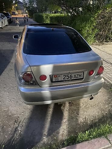 Lexus IS: 2001 г., 2 л, Автомат, Бензин, Седан