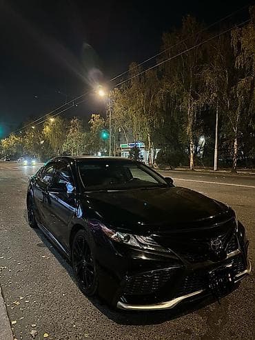 Toyota Camry: 2021 г., 2.5 л, Автомат, Бензин, Седан