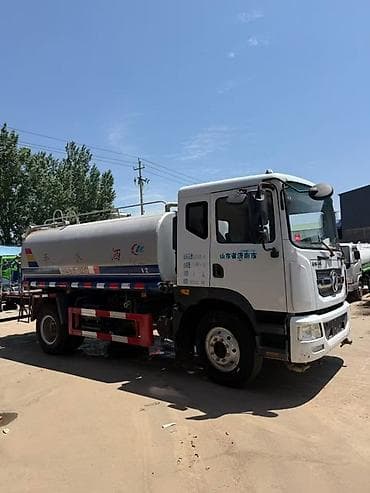 Поливомоечная/водовозная машина на шасси среднетоннажного грузовика at lalafo.kg Поливомоечная/водовозная машина на шасси среднетоннажного грузовика