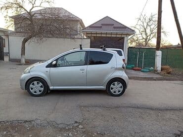 айго aygo: Toyota Aygo: 2010 г., 1 л, Механика, Бензин, Хетчбек — 3