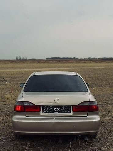 Honda Accord: 2004 г., Седан — 3