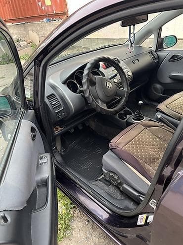 Унаа сатуу: Honda Jazz: 2008 г., 1.3 л, Кол менен иштөөчү, Бензин, Хетчбек — 3