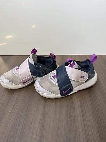 Детские кроссовки Nike. - Модель со вставками и ремнями-фиксаторами
