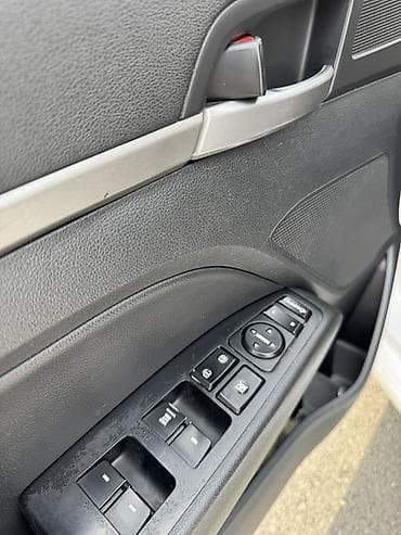 аудио техника: Hyundai Avante: 2016 г., 1.6 л, Бензин, Седан — 8