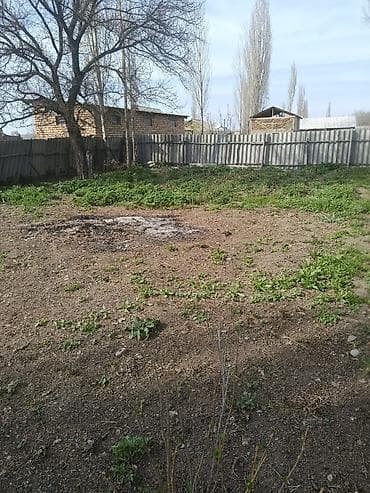 Кыймылсыз мүлк: Продаётся дом с двором и хозпостройками. - Кирпичный забор по — 7