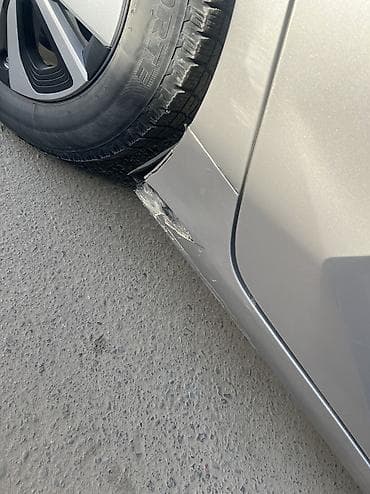 зад: Toyota Prius: 2018 г., 1.8 л, Автомат, Гибрид, Хэтчбэк — 9