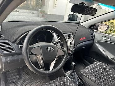 Продажа авто: Hyundai Solaris: 2016 г., 1.6 л, Автомат, Бензин, Седан — 3