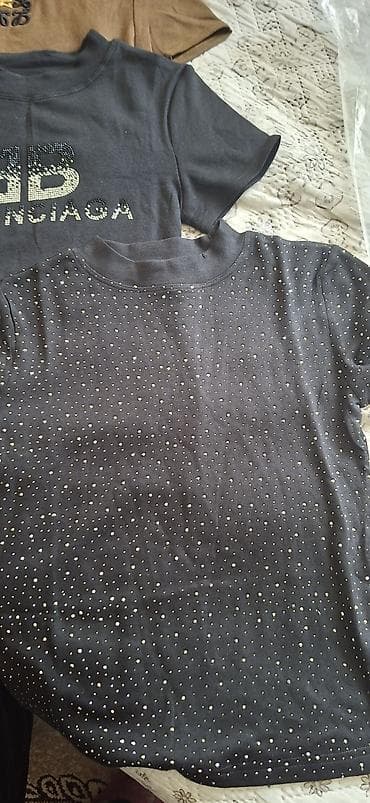 витон: Набор женских трикотажных футболок с декоративной отделкой. Что — 7