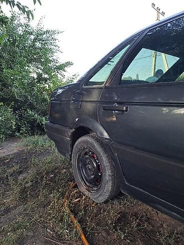 Унаа сатуу: Volkswagen Passat: 1988 г., 1.8 л, Кол менен иштөөчү, Бензин, Седан — 7