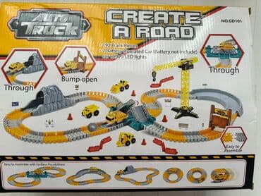 Продаю б/у автомобильный трек с машинками на батарейках. Все в