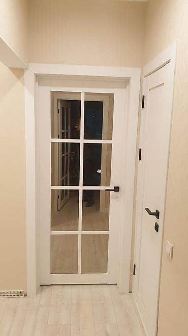 Установка межкомнатных дверей и входных и раздвижных дверей также