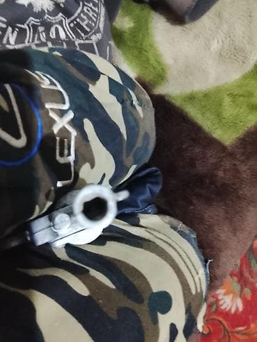 Игрушечный револьвер-капсюльник (имитация старинного револьвера) -