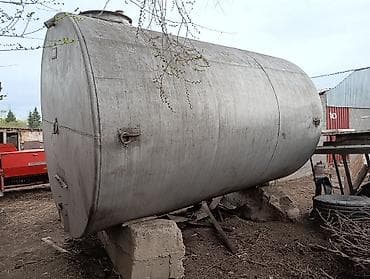 живые дрожи: Металлическая ёмкость-резервуар цилиндрической формы с горизонтальной — 1