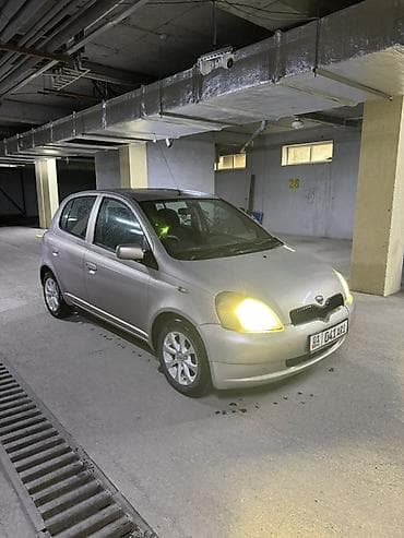 Toyota Vitz: 2001 г., 0.9 л, Автомат, Бензин, Хэтчбэк