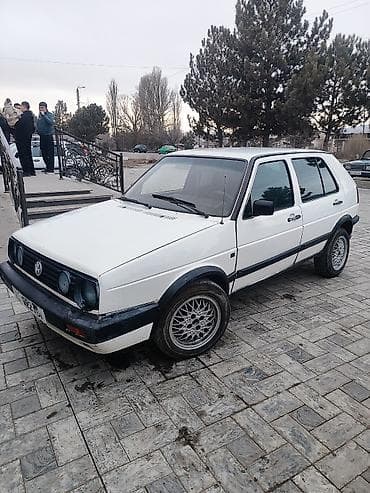 Volkswagen Golf: 1988 г., 1.8 л, Механика, Бензин