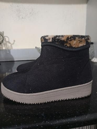 шкаф для одежды бу: Уни оригинал раз 35
400 — 1