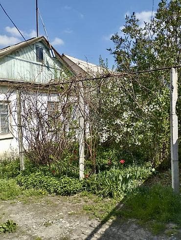 купить танхаус: Срочно! 13 соток с.Кунтуу Продается участок с домом центр, вторая — 4